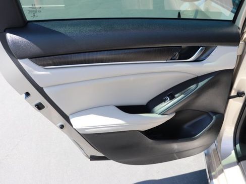 Used 2020 Honda Accord EX-L image 12
