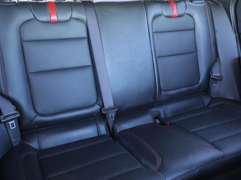 Used 2024 Chevrolet Trax RS w/ Sunroof Package image 21