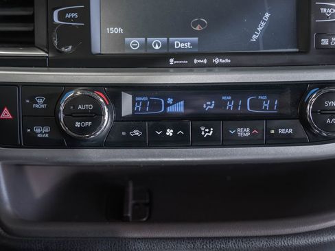 Used 2018 Toyota Highlander XLE w/ Protection Package #3 image 19