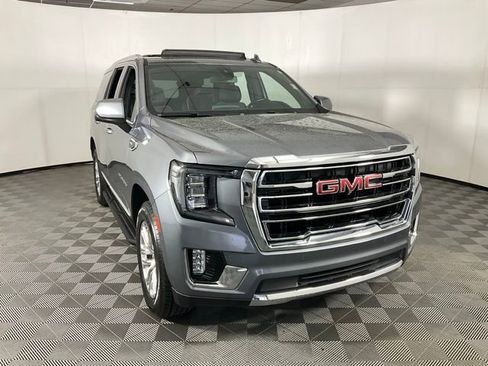 Used 2021 GMC Yukon SLT w/ SLT Luxury Plus Package AWD/4WD image 3