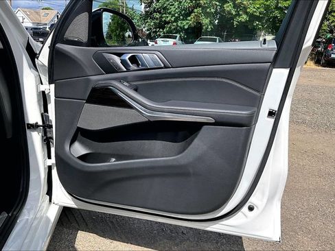 Used 2020 BMW X7 xDrive40i w/ Premium Package AWD/4WD image 23
