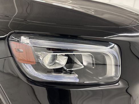 Used 2022 Mercedes-Benz GLB 250 image 12