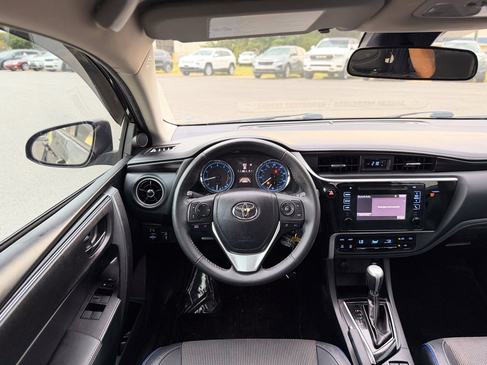 Used 2018 Toyota Corolla SE FWD image 29