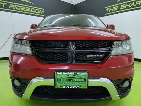 Used 2019 Dodge Journey Crossroad FWD image 3