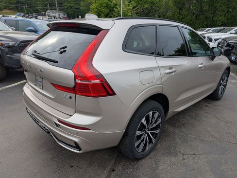 Used 2023 Volvo XC60 B5 Plus AWD/4WD image 7