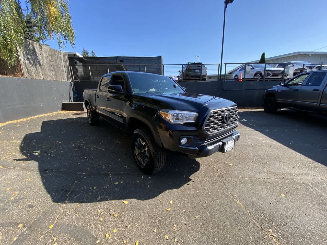 Used 2020 Toyota Tacoma TRD Off-Road AWD/4WD image 8