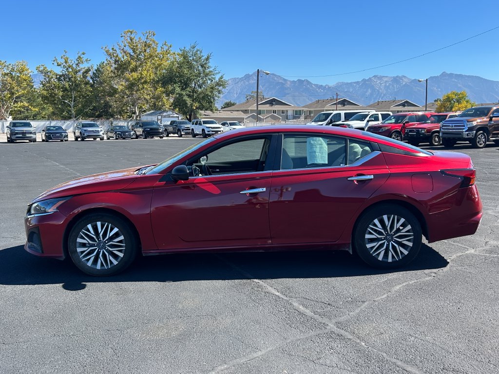 Used 2025 Nissan Altima 2.5 SV FWD image 6