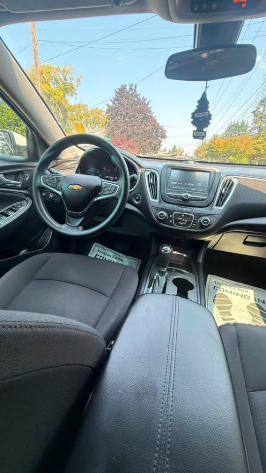 Used 2018 Chevrolet Malibu LT FWD image 9