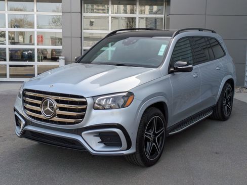 Certified 2025 Mercedes-Benz GLS 450 4MATIC image 9