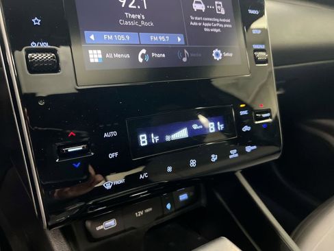 Used 2022 Hyundai Santa Cruz SEL Premium image 16