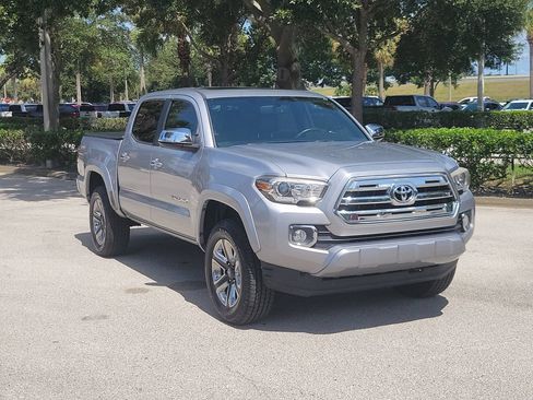 Used 2017 Toyota Tacoma Limited w/ Tow Package RWD image 2