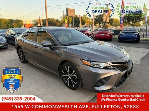 Used 2020 Toyota Camry SE image 16