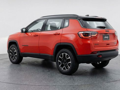 Used 2025 Jeep Compass Trailhawk AWD/4WD image 6