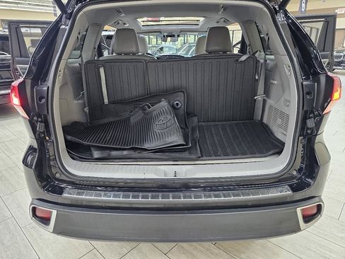 Used 2017 Toyota Highlander Limited Platinum AWD/4WD image 13