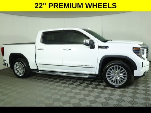 Used 2024 GMC Sierra 1500 Denali w/ Technology Package AWD/4WD image 10