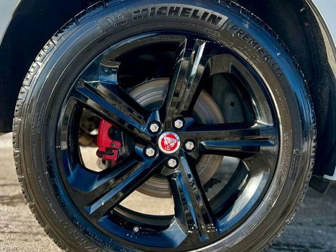 Used 2017 Jaguar F-PACE S image 31