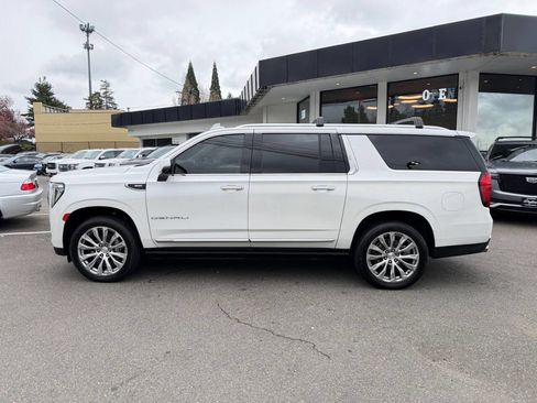 Used 2021 GMC Yukon XL Denali w/ Denali Ultimate Package AWD/4WD image 2