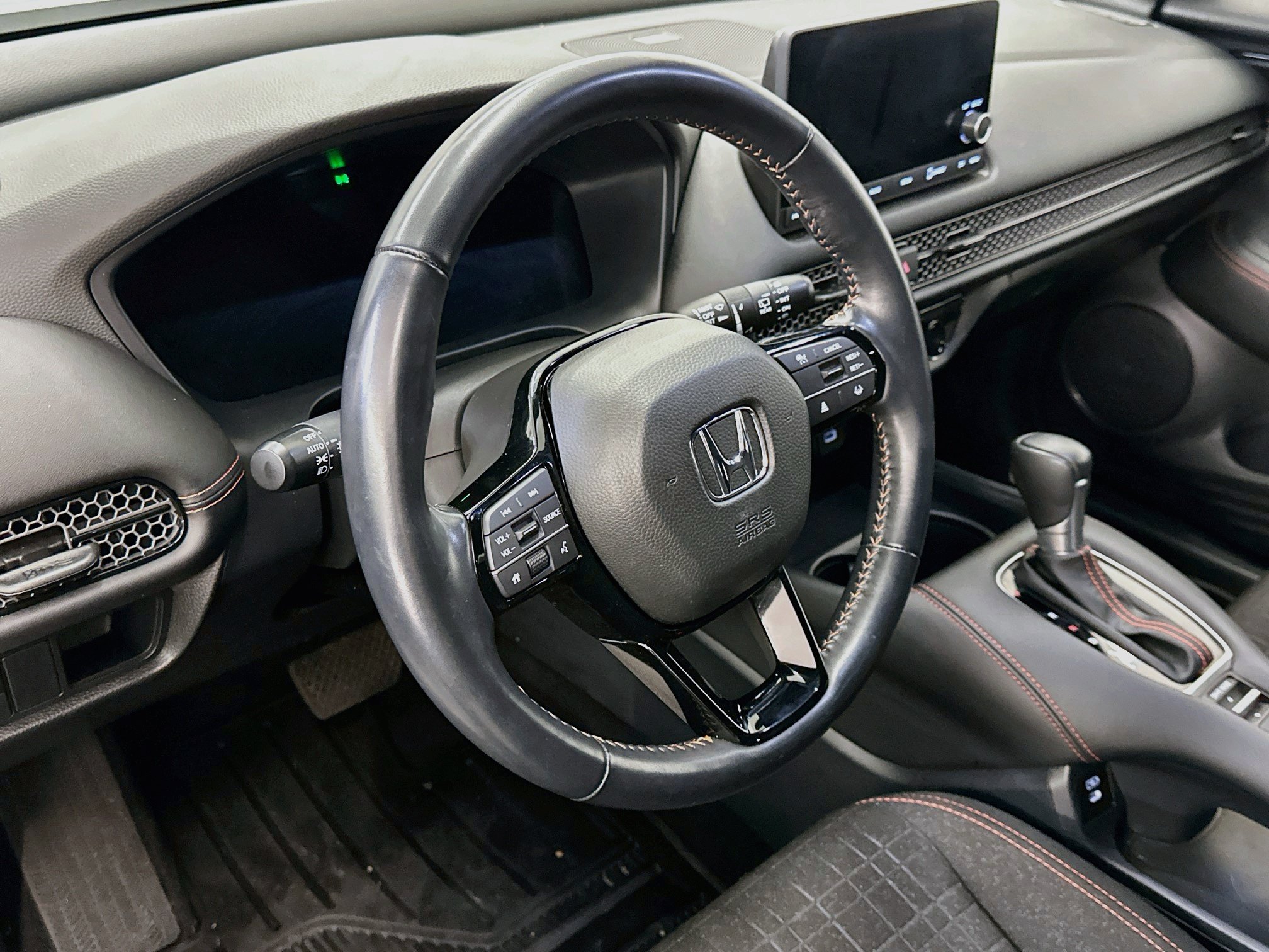 Used 2025 Honda HR-V Sport image 18