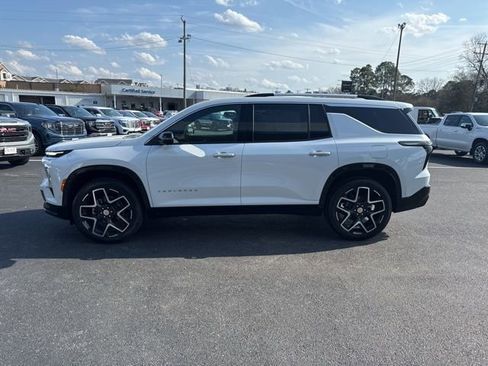 New 2026 Chevrolet Traverse High Country w/ LPO, Floor Liner Package image 19