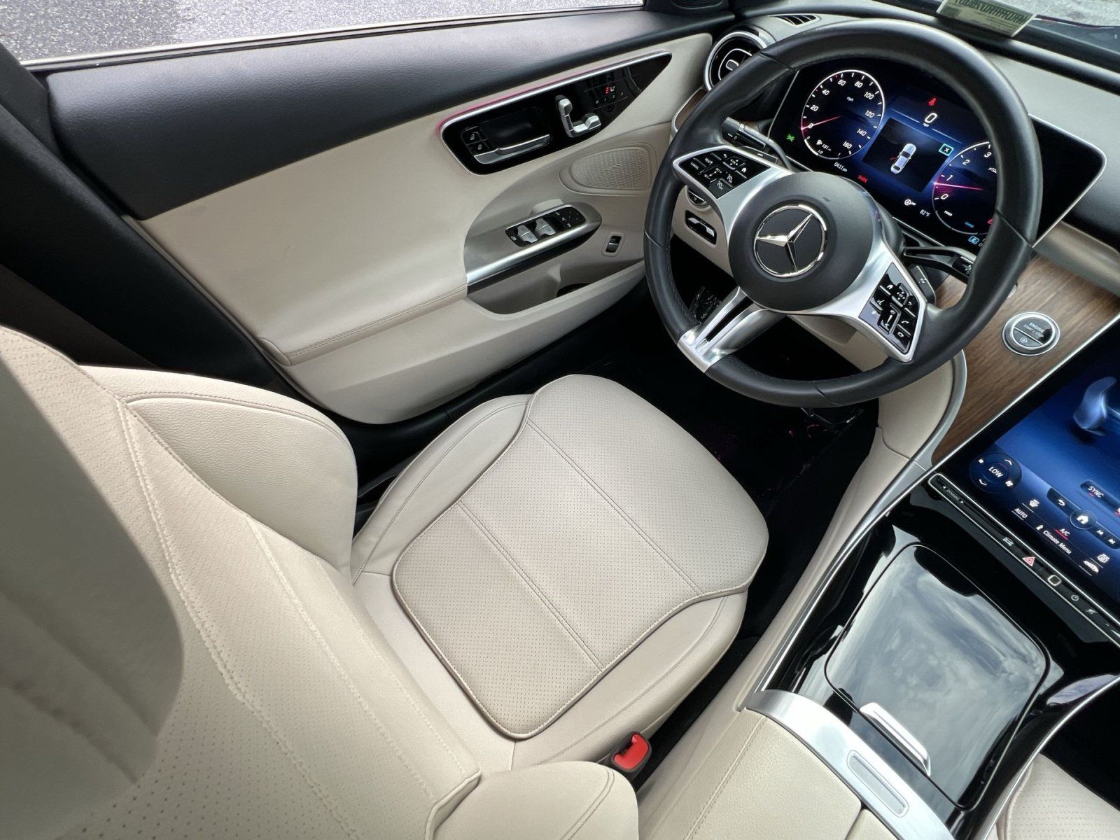 Used 2023 Mercedes-Benz C 300 4MATIC Sedan image 16