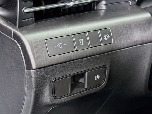 Certified 2025 Hyundai Kona SEL AWD/4WD image 12