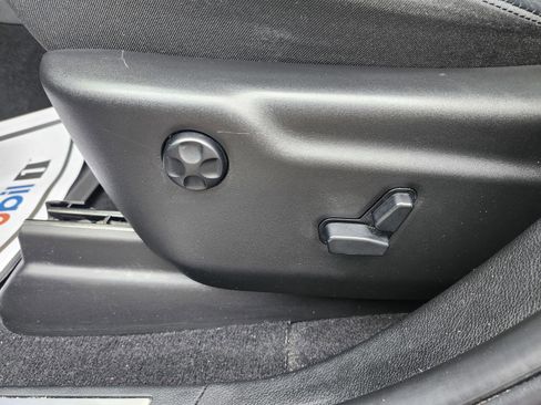 Used 2020 Jeep Grand Cherokee Limited image 19