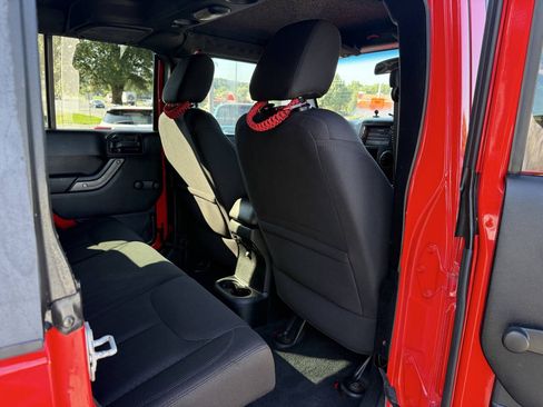 Used 2015 Jeep Wrangler Unlimited Sport w/ Max Tow Package AWD/4WD image 15