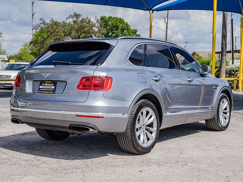 Used 2017 Bentley Bentayga image 5