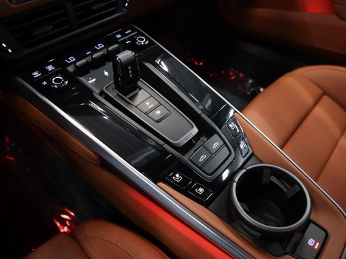 Certified 2025 Porsche 911 Targa 4 GTS AWD/4WD image 20
