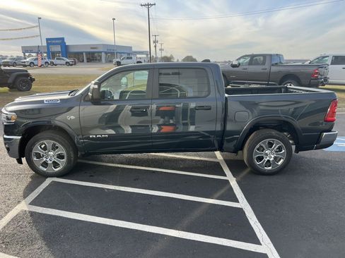 New 2026 RAM 1500 4x4 Crew Cab image 8