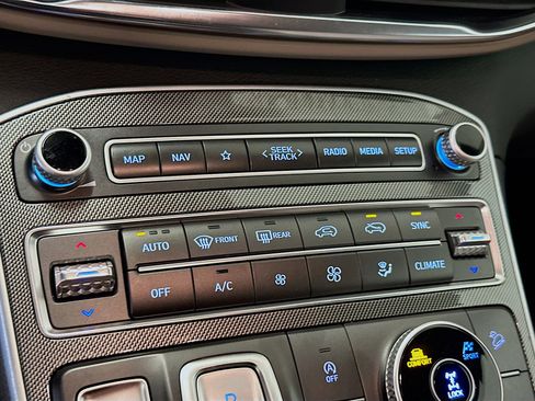 Used 2023 Hyundai Santa Fe SEL image 24