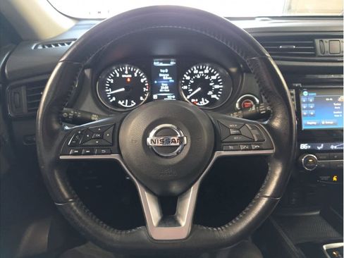 Used 2017 Nissan Rogue SL image 25
