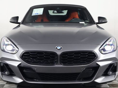 Certified 2024 BMW Z4 M40i w/ Premium Package RWD image 2