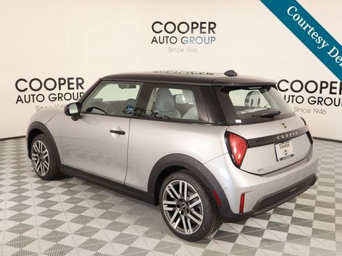 New 2025 MINI Cooper 2-Door Hardtop FWD image 23