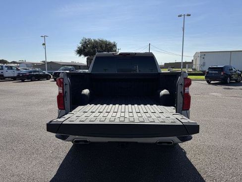 Used 2026 Chevrolet Silverado 1500 High Country w/ High Country Premium Package AWD/4WD image 5