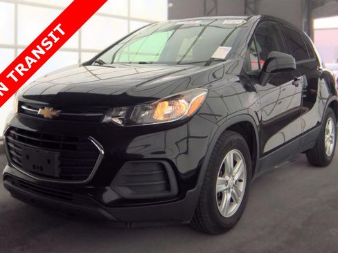 Used 2020 Chevrolet Trax LS w/ Tint and Cruise Package FWD image 1