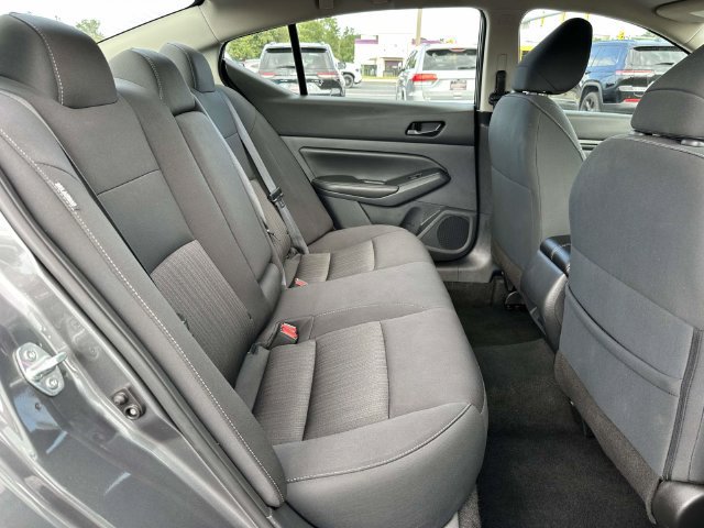 Used 2025 Nissan Altima 2.5 SV FWD image 12
