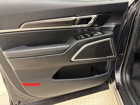 Used 2025 Kia Telluride S FWD image 12
