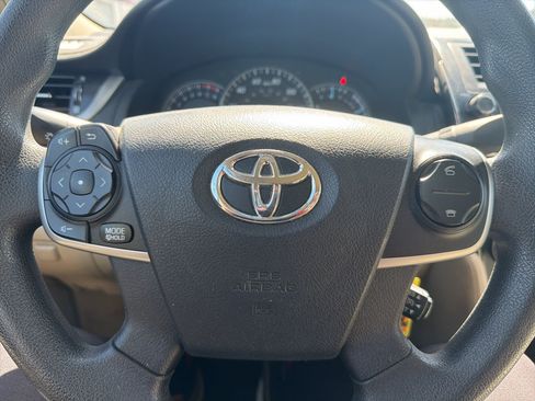 Used 2014 Toyota Camry LE FWD image 14