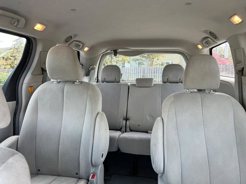 Used 2011 Toyota Sienna FWD image 26