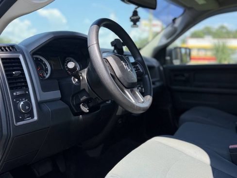 Used 2015 RAM 1500 Express RWD image 8