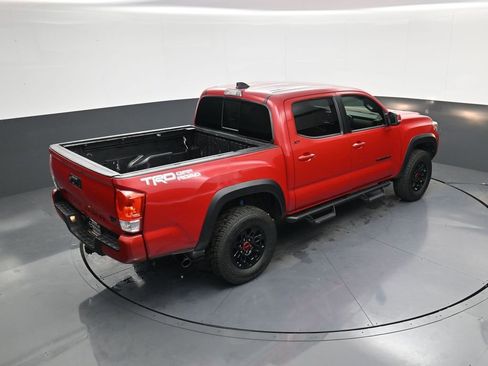 Used 2022 Toyota Tacoma TRD Off-Road image 32