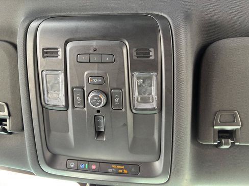 Used 2021 Chevrolet Tahoe Premier AWD/4WD image 11