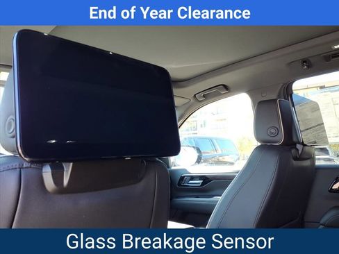 New 2025 Chevrolet Suburban Premier image 25