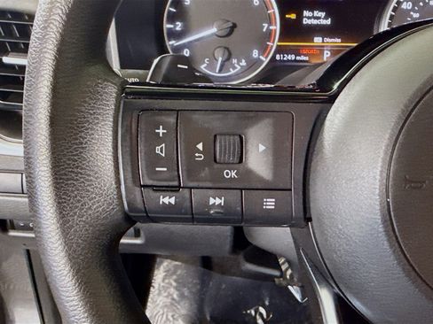 Used 2022 Nissan Rogue SV FWD image 14