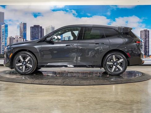 New 2026 BMW iX xDrive45 w/ Premium Package AWD/4WD image 4