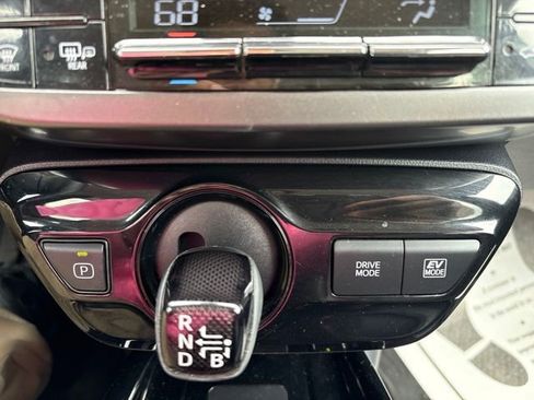 Used 2021 Toyota Prius FWD image 15