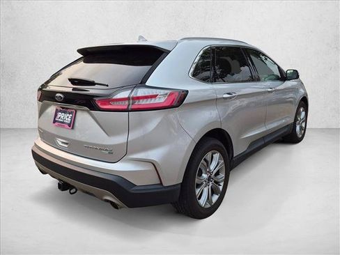 Used 2019 Ford Edge Titanium w/ Cold Weather Package AWD/4WD image 5