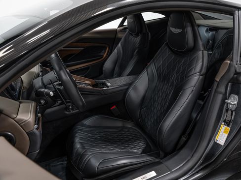 Used 2024 Aston Martin DB12 Coupe RWD image 36