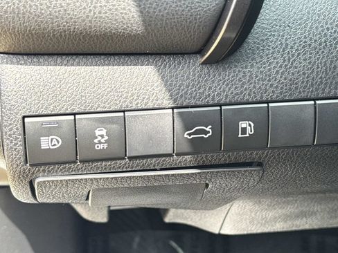 Used 2018 Toyota Camry XSE FWD image 21
